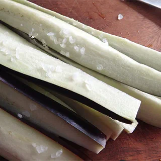 Баклажаны в соусе Баже (Eggplant in Georgian Sauce Bazhe)