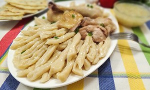 Zhizhig Galnash с домашней курицей