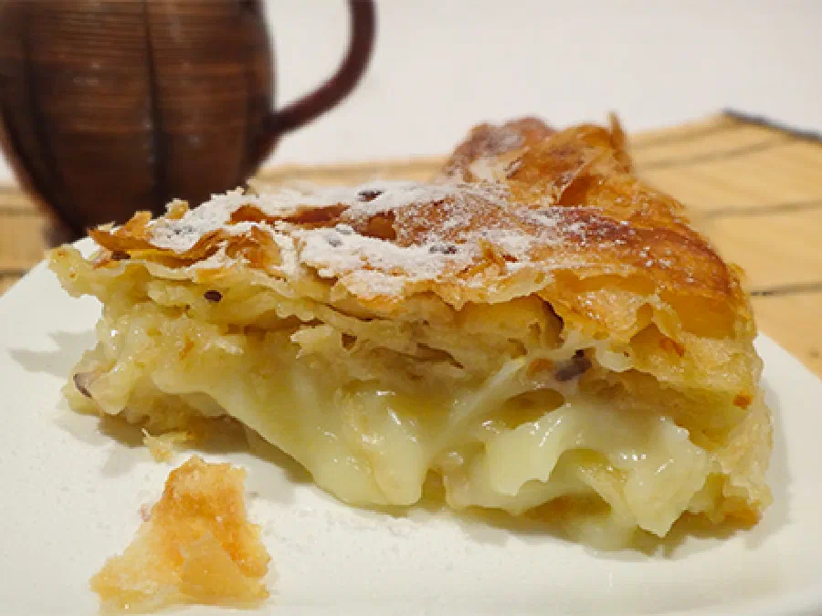 Фетир с кремом Махалябия (Feteer Meshaltet with Magalyabia Cream)
