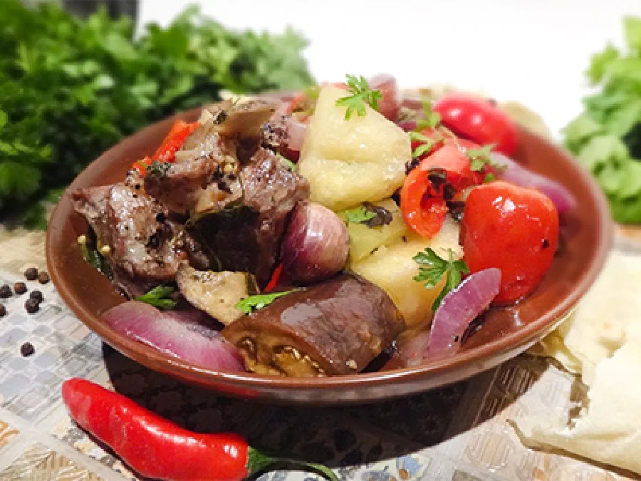 Кчуч - баранина с овощами (Armenian Lamb and vegetables in a clay pot – Kchuch)