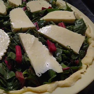 Киш со свеклой (Beet Greens and Beet Quiche)