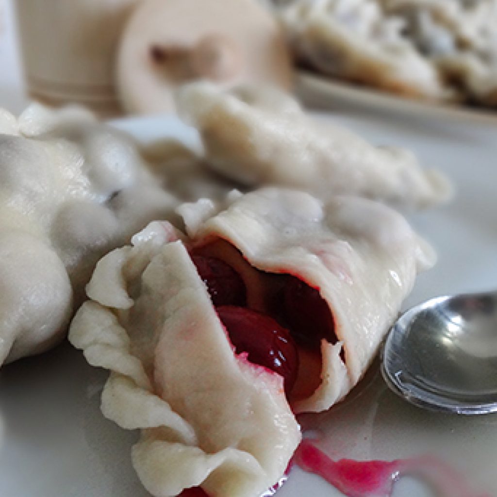 Как приготовить вкусные вареники с вишней рецепт Как приготовить вкусные вареники с вишней рецепт