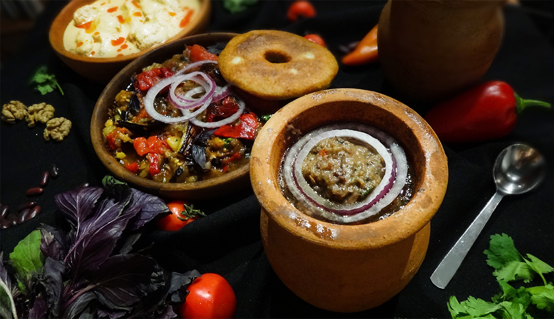 Лобио в глиняных горшочках (Lobio in Clay Pots)