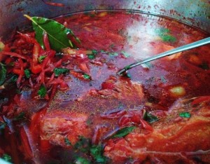 Борщ в кастрюле