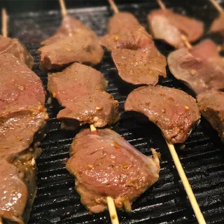 Антикучос де корасон – жареное сердце (Grilled Beef Heart – Peruvian Anticuchos de Corazon)