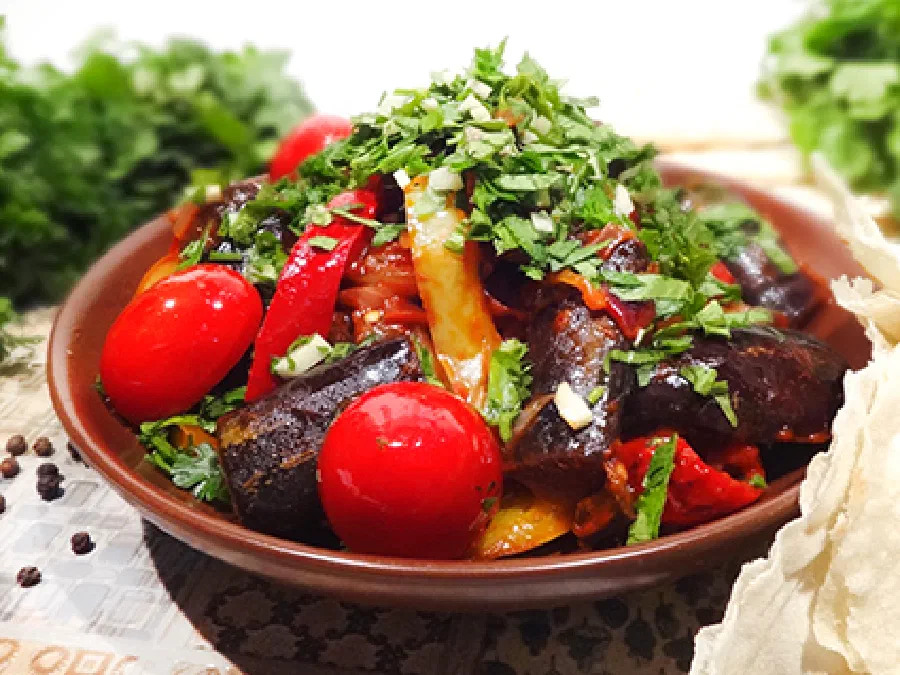 Баклажаны с перцем и помидорами (Armenian Eggplant, Sweet Pepper and Tomato Salad)