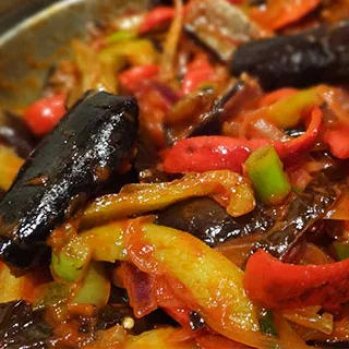 Баклажаны с перцем и помидорами (Armenian Eggplant, Sweet Pepper and Tomato Salad)