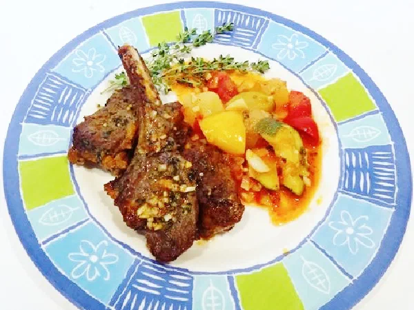Бараньи котлетки запеченные с овощами