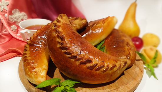 Tatar Pies with Cheese and Raisins