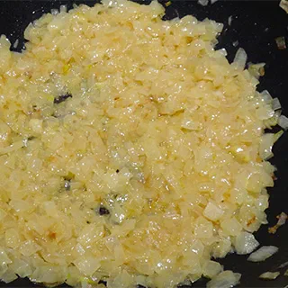Чепалгаш с луком и курицей (Chechen Pancakes with Onions and Chicken – ЧIепалгаш)