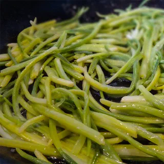 Черемша с томатной пастой (Ramson with Tomato Paste)
