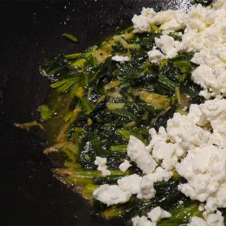 Черемша с творогом и ахьар галнаш (Ramson, Cottage Cheese and Chechen Corn Galnash)