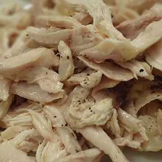 Чилакилес с курицей (Red Chilaquiles with Chicken)