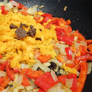 Чили в мини-тыквах с чеддером (Chile Mini Pumpkin with Cheddar Cheese)