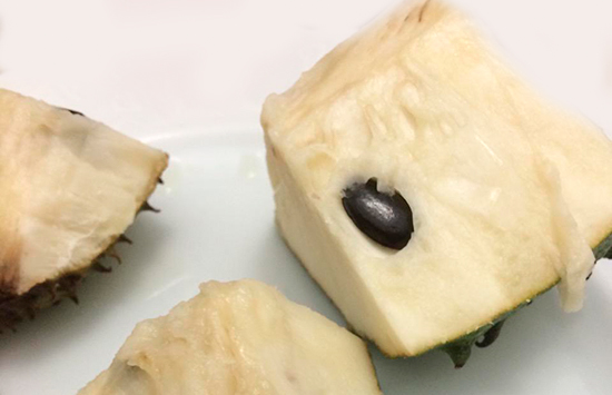 Сметанное яблоко (soursop)