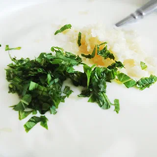Чылбыр – яйца пашот по-турецки (Poached Egg: Chilbir )