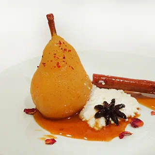 Десерт из груши в сидре (Cider-Poached Pears)