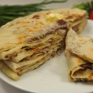 Эт-хычин (Meat Pie «Khychin»)