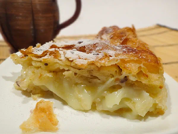 Фетир с кремом Махалябия (Feteer Meshaltet with Magalyabia Cream)