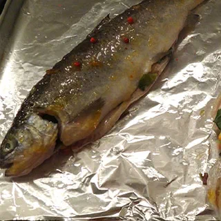 Форель с мятой, апельсиновым мармеладом, розовым перцем (Trout with Mint, Orange Marmalade, Rose Pepper)