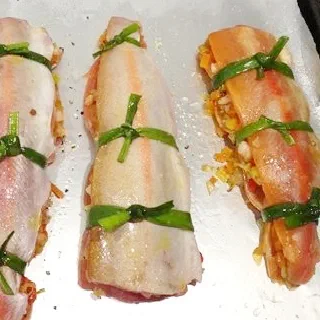 Форель с овощами и креветками