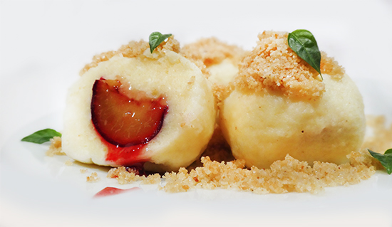 Гомбовцы закарпатские Ukrainian Hоmbovci with Cottage Cheese and Plum
