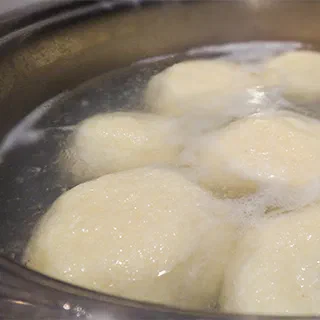 Гомбовцы закарпатские (Ukrainian Hоmbovci with Cottage Cheese and Plum)
