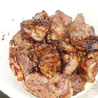 Говядина по-бургундски (Boeuf Bourguignon)