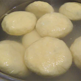Холтмаш с черемшой (Chechen Dumplings with Wild Herbs and Cheese – ХьолтIмаш)