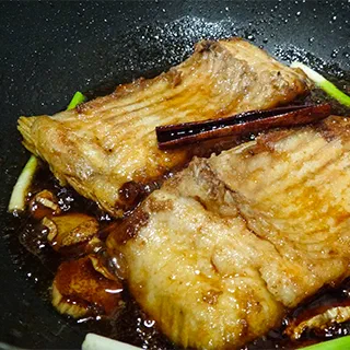 Хонг Шао Йю – рыба тушёная по-красному (Red Braised Fish – Hong Shao Yu)