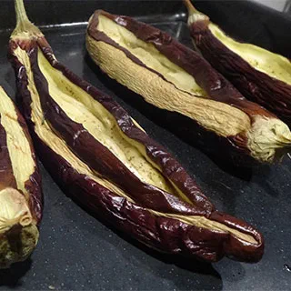 Карныярык – фаршированные баклажаны (Karniyarik – Stuffed Eggplants)