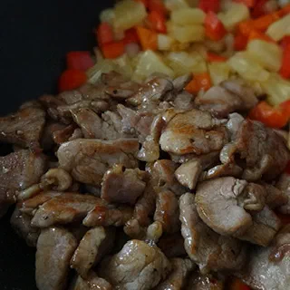 Кисло-сладкая свинина с ананасом. Стир-фрай (Sweet and Sour Stir-Fried Pork)