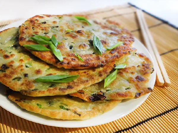 Китайские блинчики с зеленым луком (Chinese Scallion Pancakes)