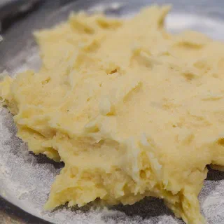 Комовики с фасолью (Potato Pies with Beans – Комовики з фасоллю)