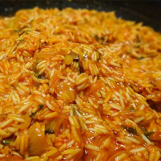 Кухня Ганы: рис с курицей – Жолоф райс (Ghana Jollof Rice)