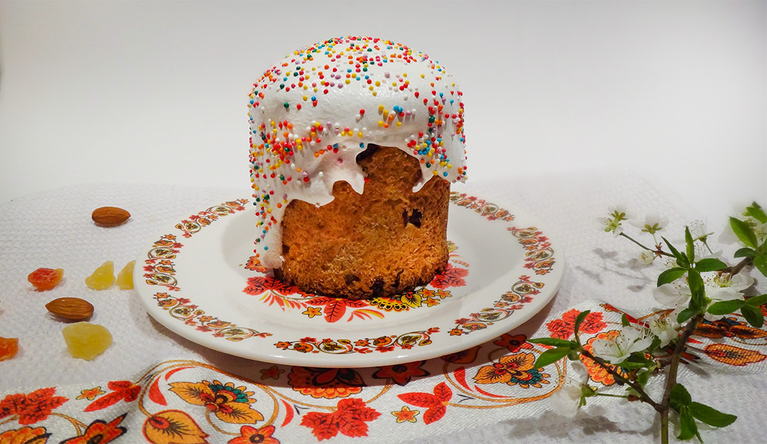 Russian Easter Cake with Cottage Cheese