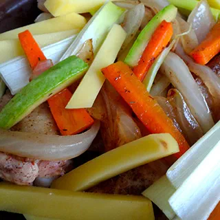Куриный пот-пай в кеци (Chicken pie in a clay pan «ketsi»)