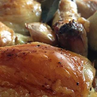 Курица с 40 зубчиками чеснока (Poulet aux 40 Gousses d'Ail)