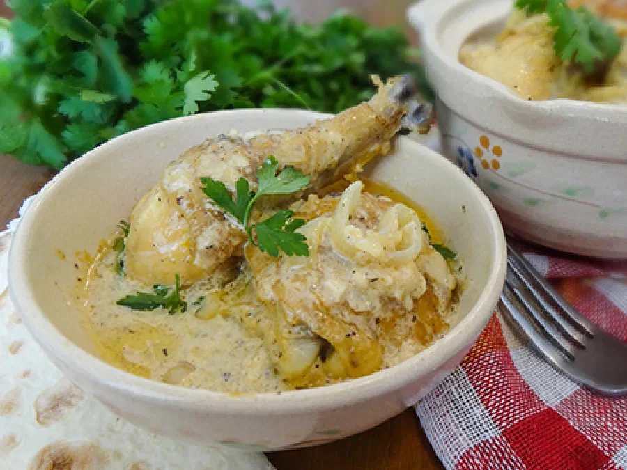 Курица в сметане (Chicken in Sour Cream)