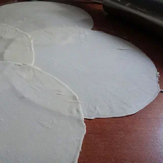 Кутабы с зеленью (Traditional Azerbaijani Pie with Herbs – Qutab)