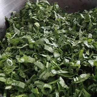 Кутабы с зеленью (Traditional Azerbaijani Pie with Herbs – Qutab)