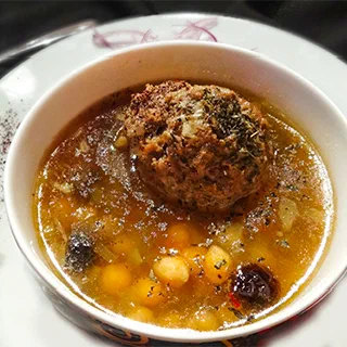 Кюфта-бозбаш (Azerbaijani Soup with Meatballs Kyufta-Bozbash)