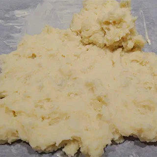 Лежень – картофельный пирог с кислой капустой (Sauerkraut Potato Pie)