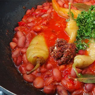 Лобио с цицаки (Georgian beans with spicy chilli)