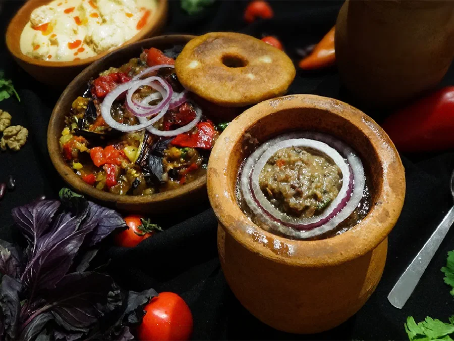 Лобио в глиняных горшочках (Lobio in Clay Pots)