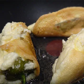Мексиканский перец в ореховом соусе (Chiles en Nogada)