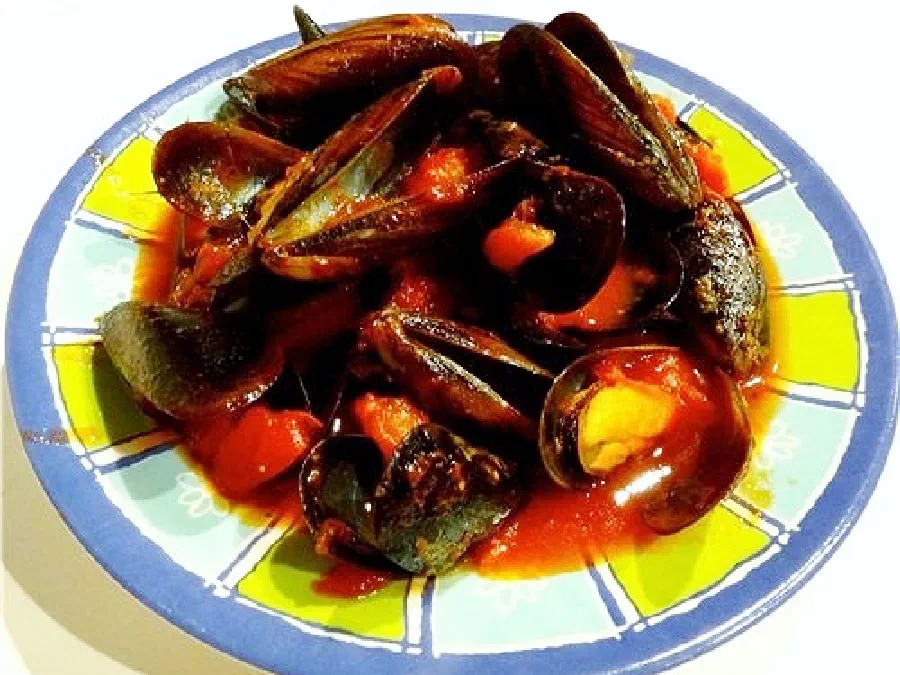 Мидии в томатном соусе (Mussels with Tomato Sauce)