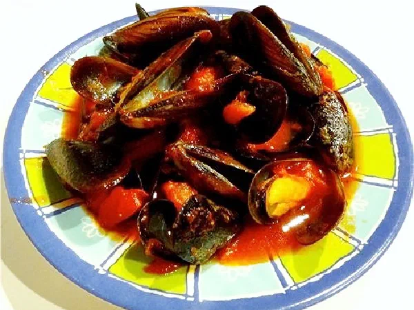 Мидии в томатном соусе (Mussels with Tomato Sauce)