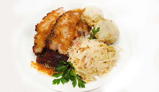 Октоберфест: швайнебратен, кнедли и капуста (Oktoberfest: Schweinebraten, Krautsalat)