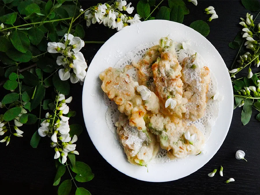 Оладьи с цветами акации (Beignets de Fleurs d'Acacia)